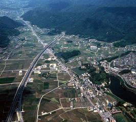 両宮山古墳とその周辺