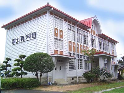 外壁改修工事後の吉井郷土資料館の写真