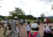 上位3名及びホールインワン賞の発表の写真