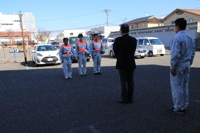 派遣職員出発式の様子