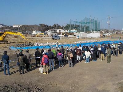 現地説明会の様子