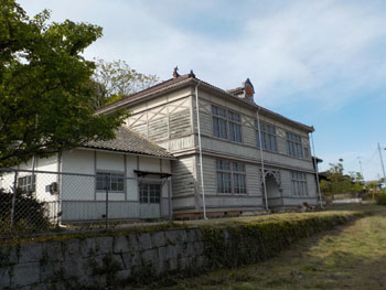 旧赤坂尋常高等小学校校舎（きゅうあかさかじんじょうこうとうしょうがっこうこうしゃ）の写真