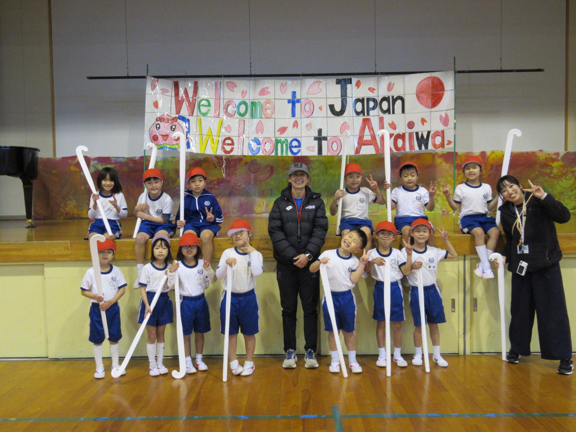 ジュリアさんと集合写真磐梨小