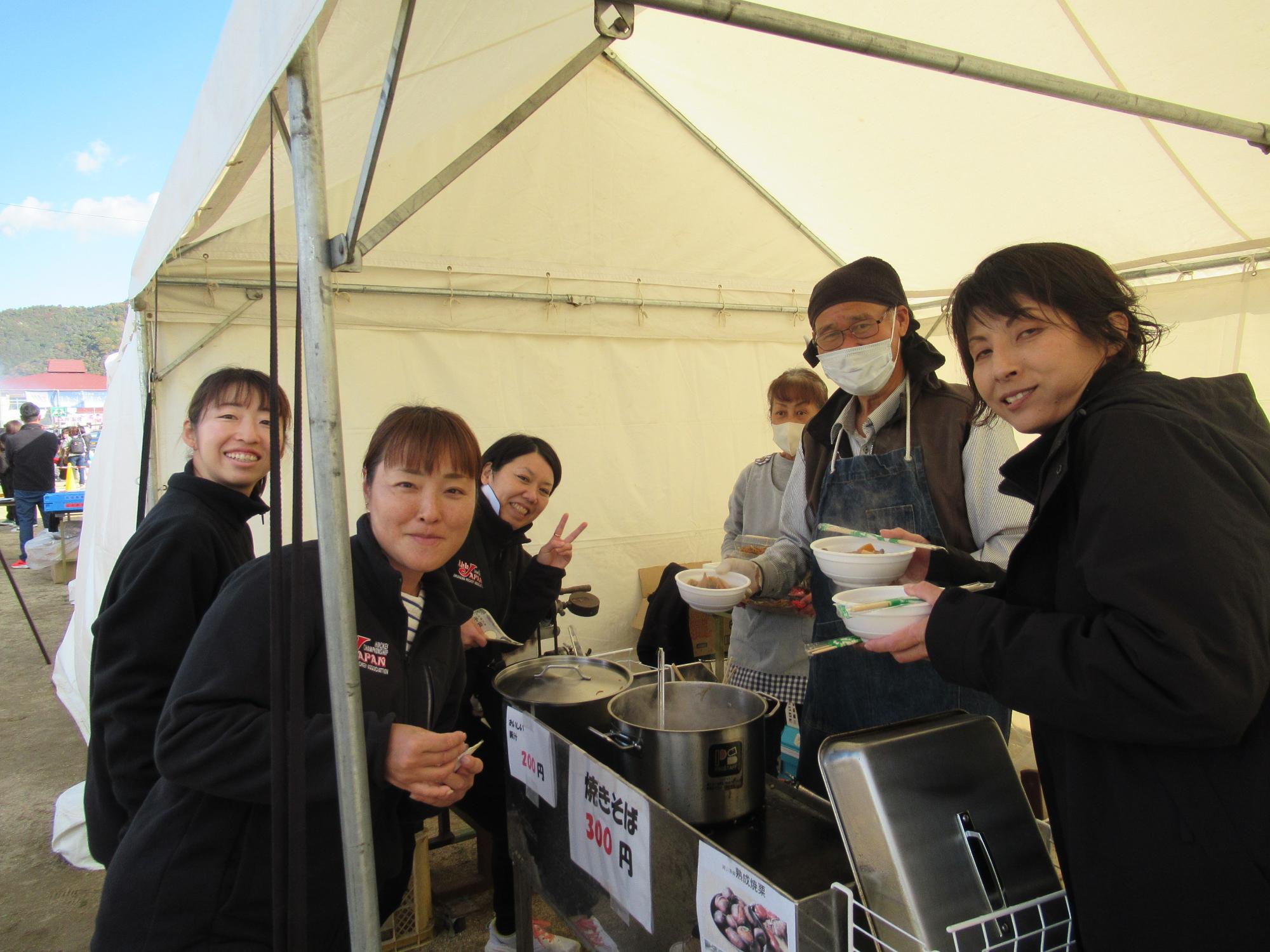 熊山農産物センターとお客さん