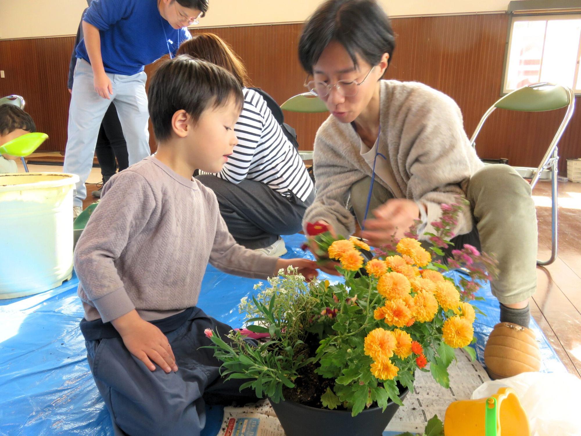 2025あかいわ暮らし親子交流会寄せ植え