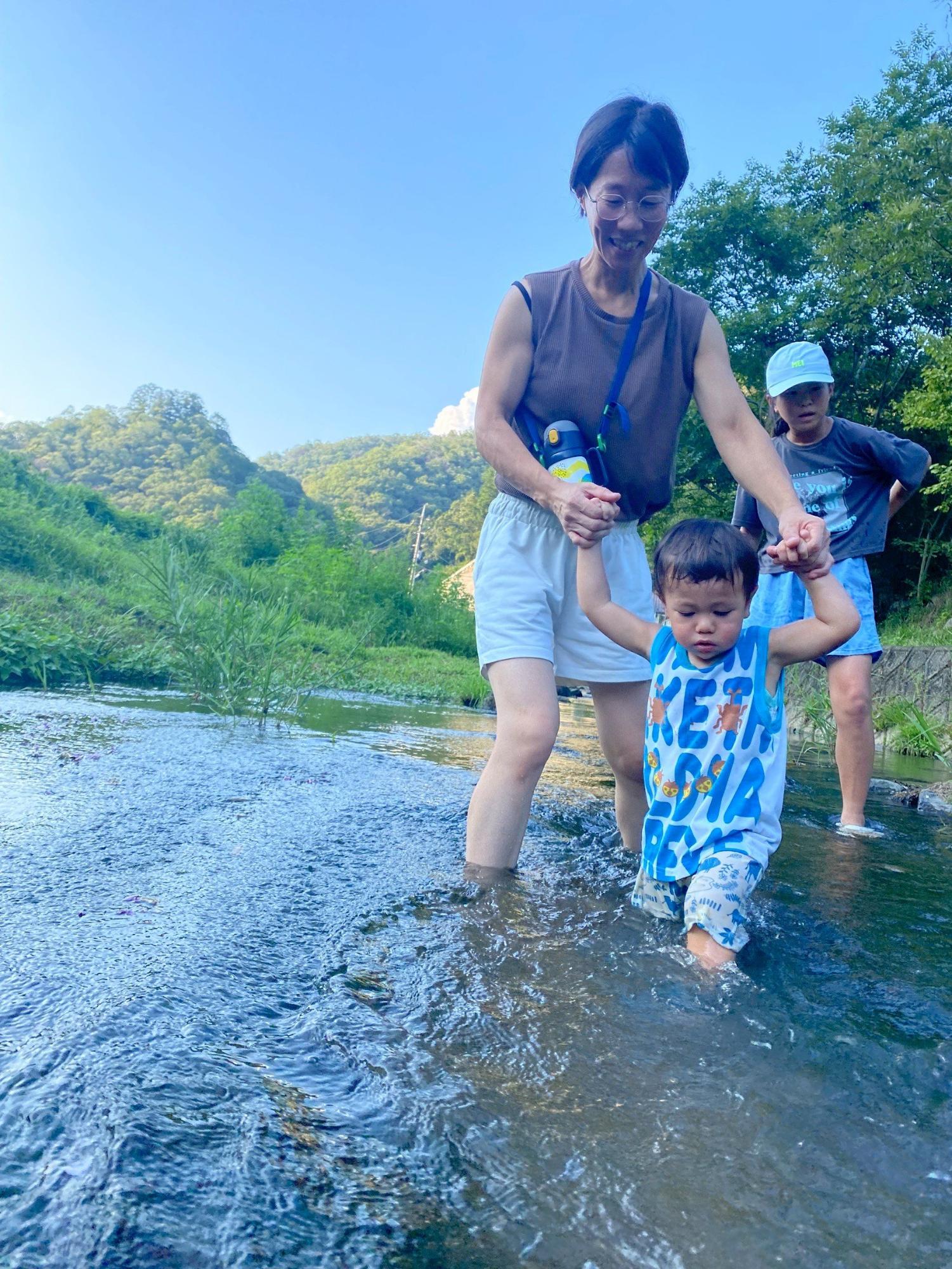 滝山水遊び