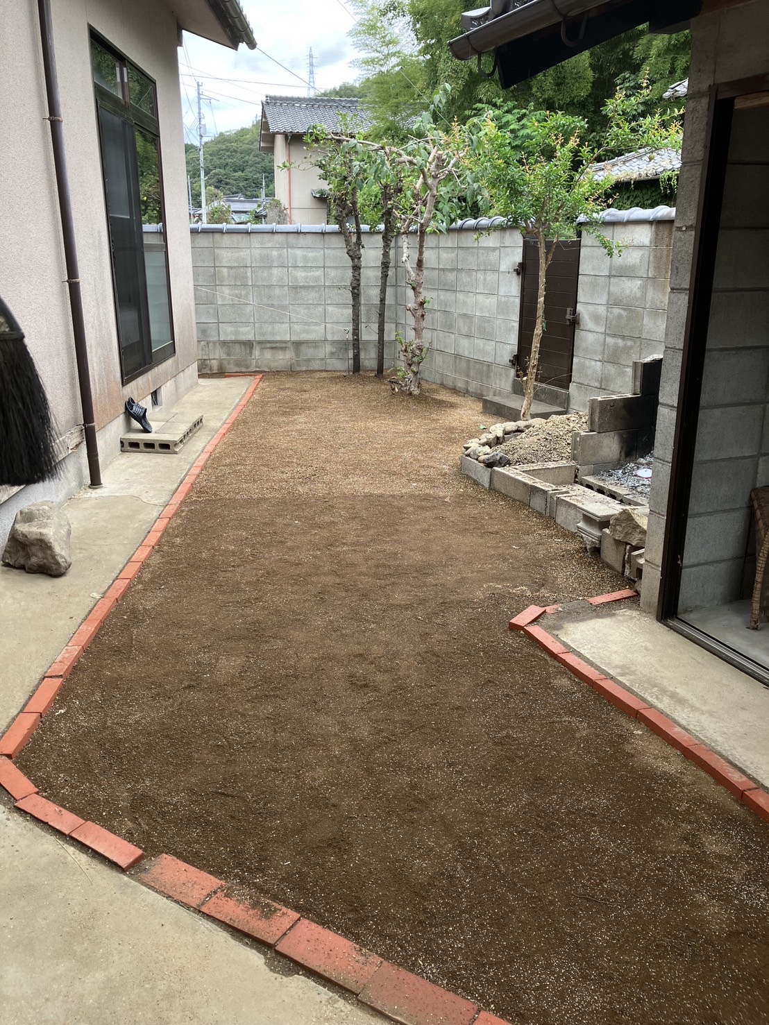 島さんの庭整備中