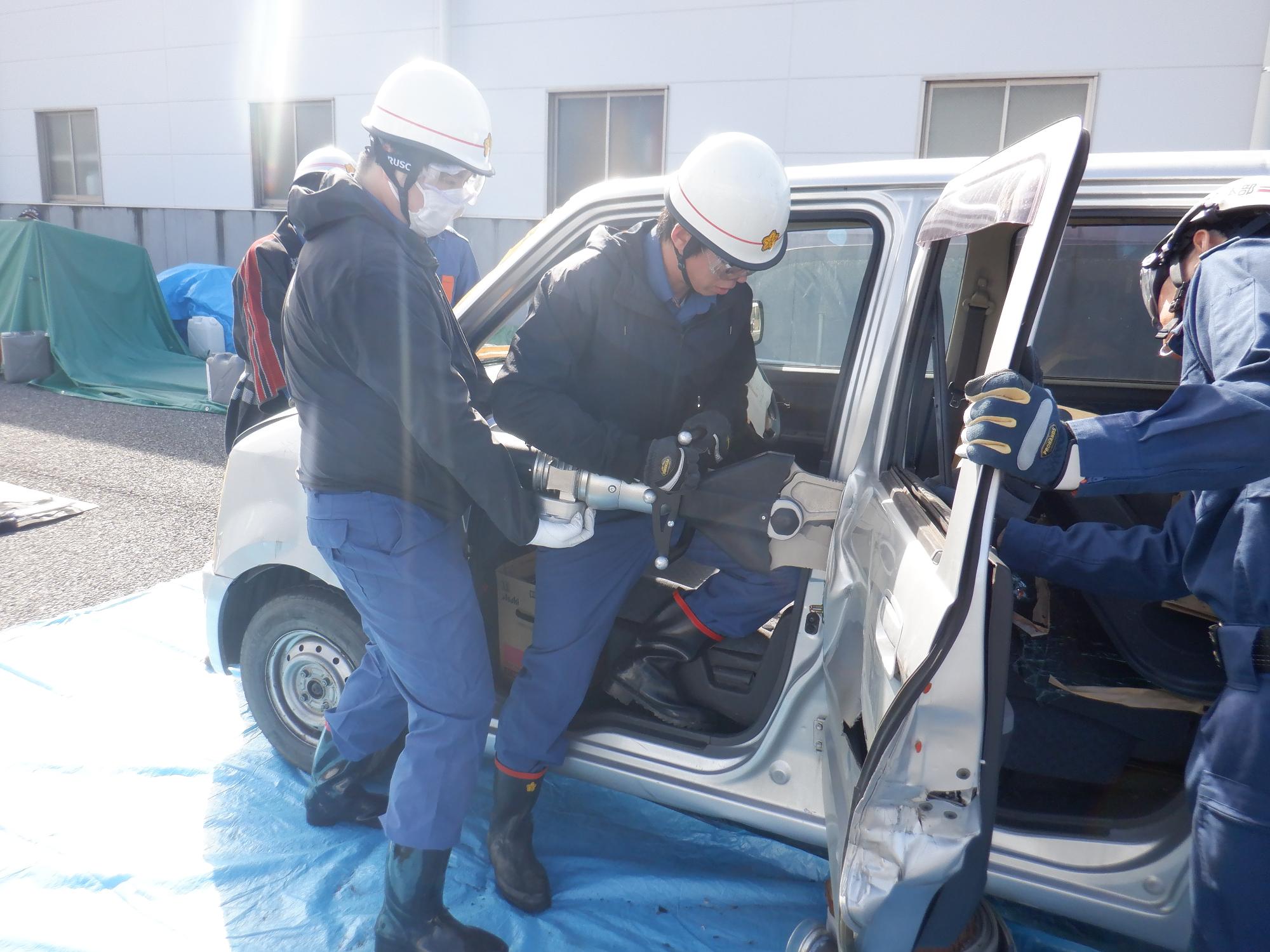 最後はドアごと取ってしまえ